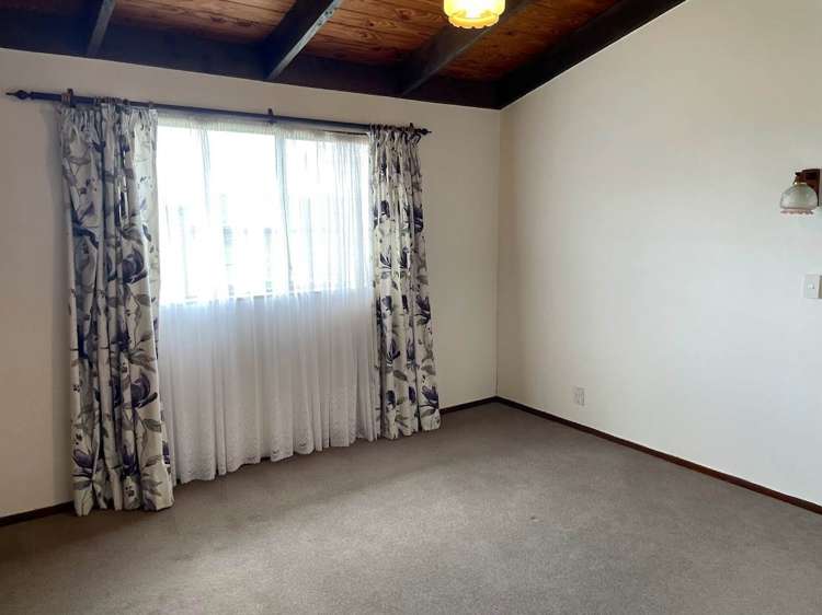 360 Royal Road Massey_8