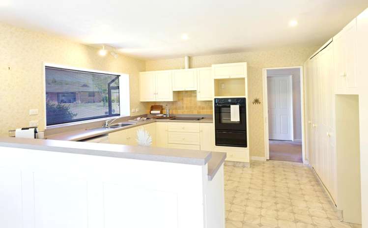 50 Awanui Drive Waikanae_10