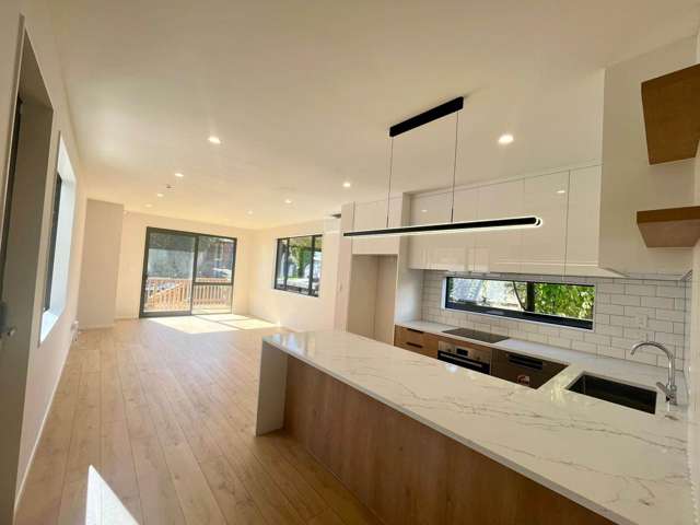 2/44 Sylvan Crescent Te Atatu South_3