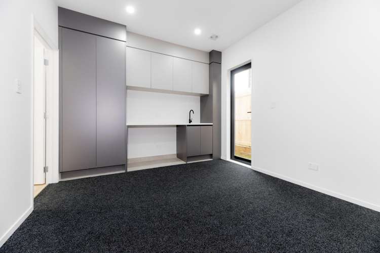 12E Karo Place Glendene_17
