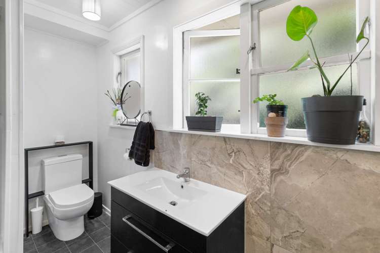 979 Fergusson Drive Ebdentown_16