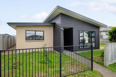 80 Sylvester Crescent_1