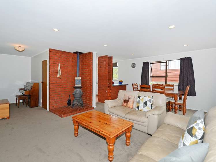 13 King Charles Drive Kingsley Heights_6