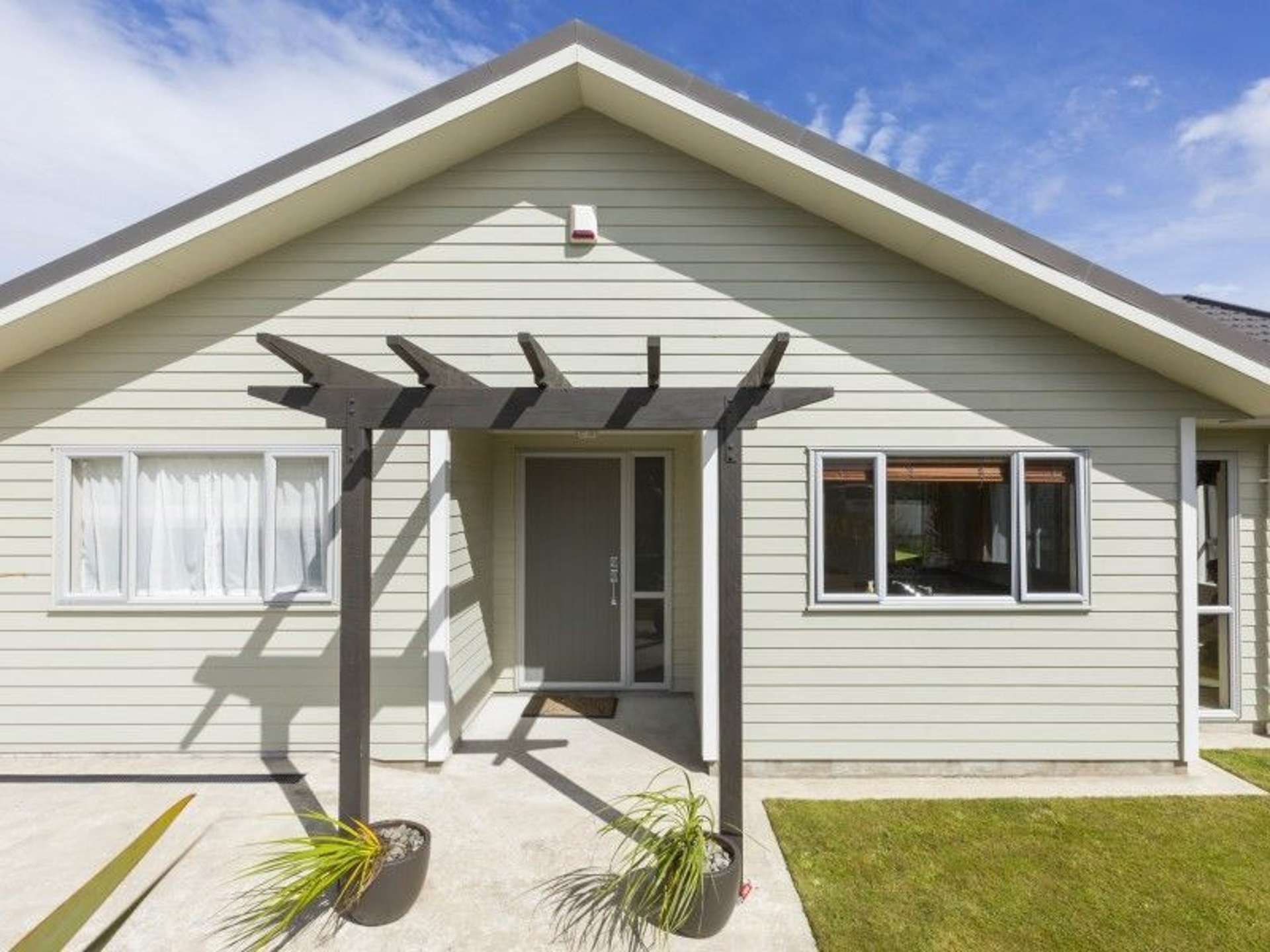 35 Mcewen Crescent Riverstone Terraces_0