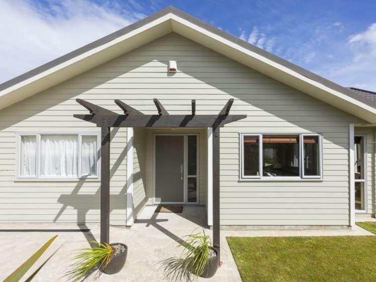 35 Mcewen Crescent Riverstone Terraces_0