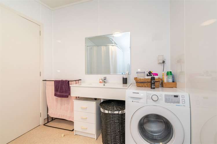 41 Elderlee Street Milton_12