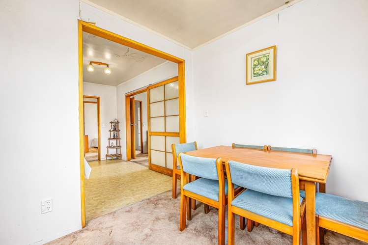 99 Riverpark Crescent Henderson_7