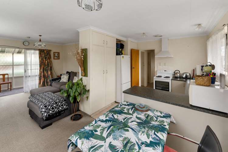 2/12 Cobham Crescent Stoke_5