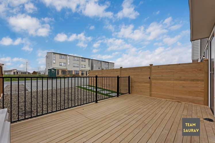 5 & 7 Awhi Way Karaka_24