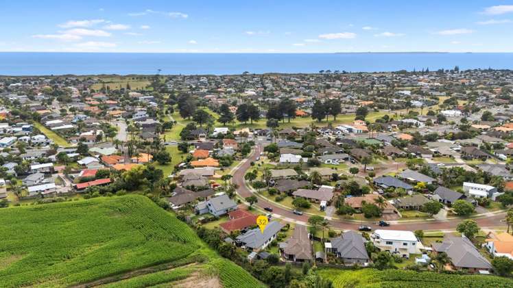 32 Bahamas Key Papamoa_37