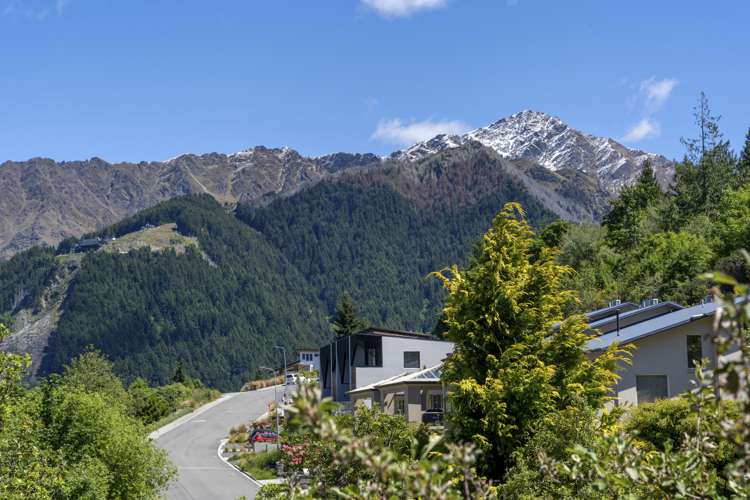 12 Windsor Place Queenstown_21
