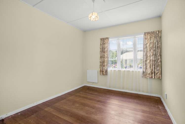 49 Pilcher Crescent Naenae_7