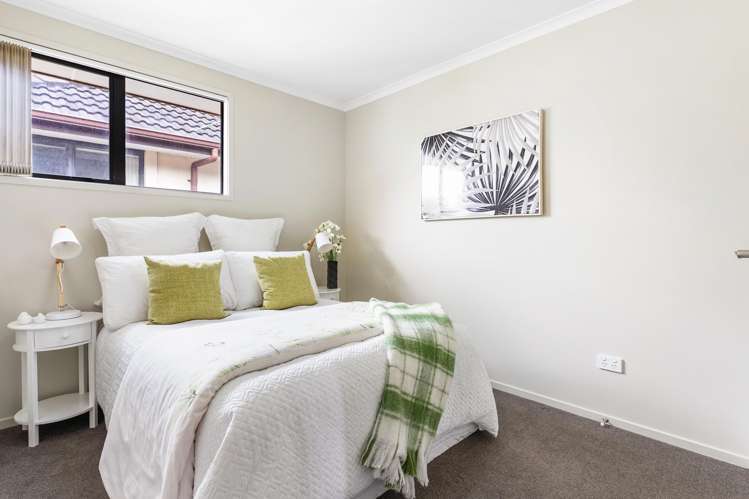 50 Greenbough Lane Greenhithe_11