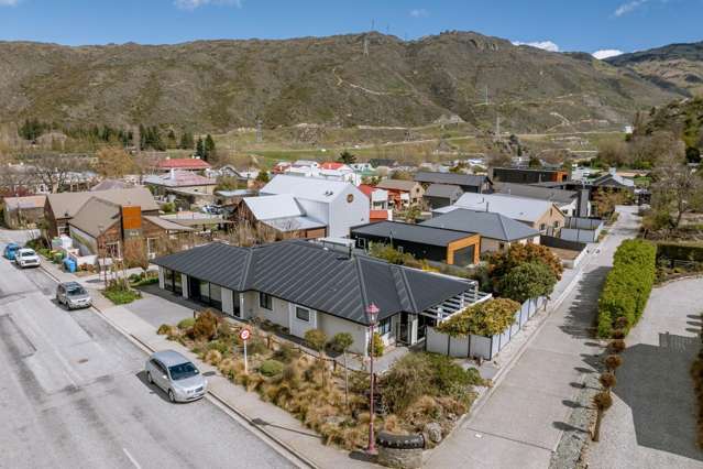 Versatile Opportunity - Be in for Christmas