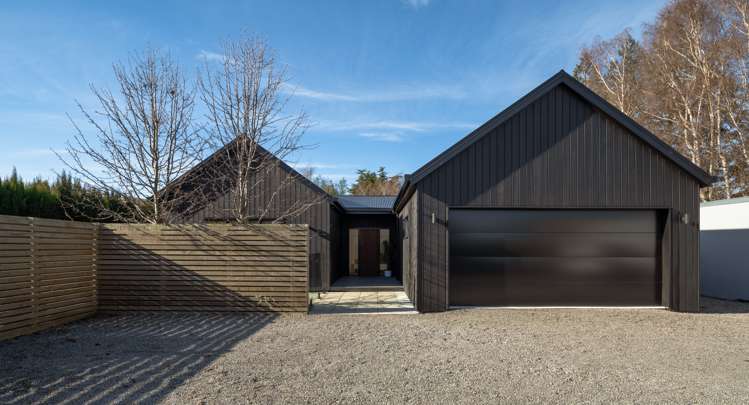 13b Richardson Avenue Burleigh_18