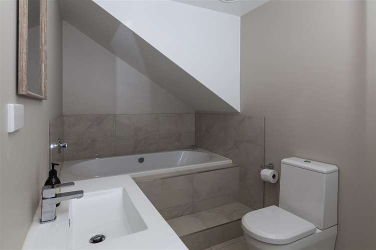 2279 South Eyre Road West Eyreton_11