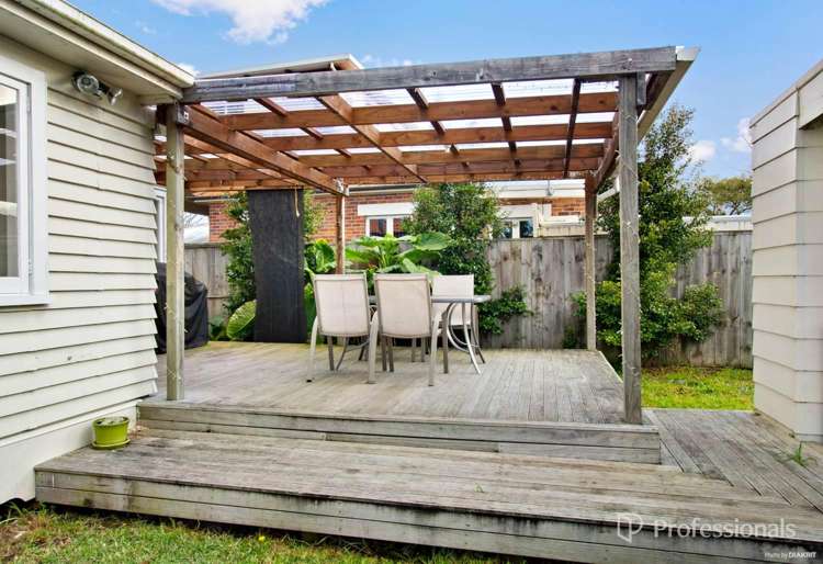 37 Titirangi Road New Lynn_12