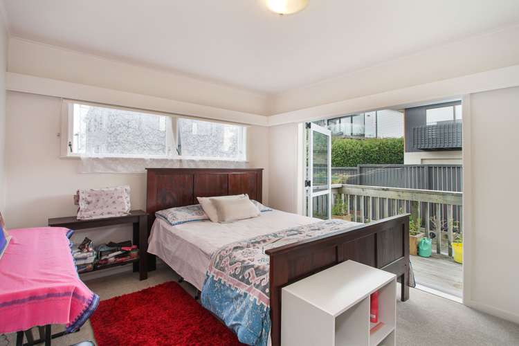 2/7 Lydia Avenue Northcote_8