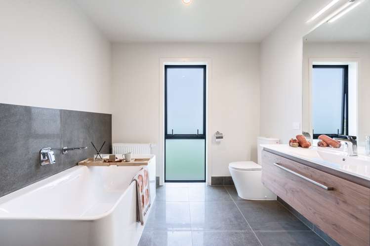 25 Racecourse Road Winton_14