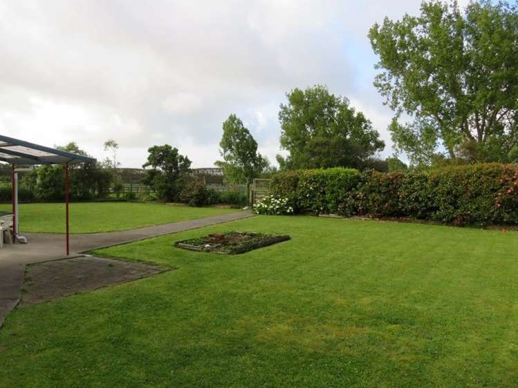 39 Brandon Hall Road Bulls_11