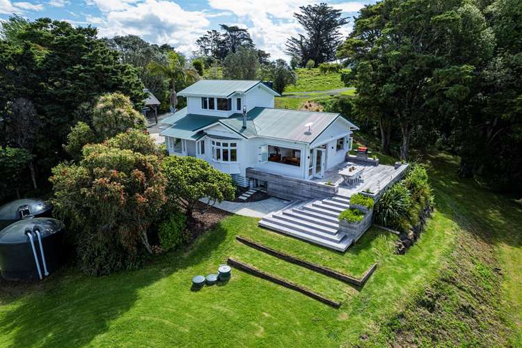 221 Mountain Road_0