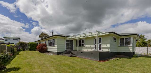 61 Racecourse Road Waipukurau and Surrounds_1