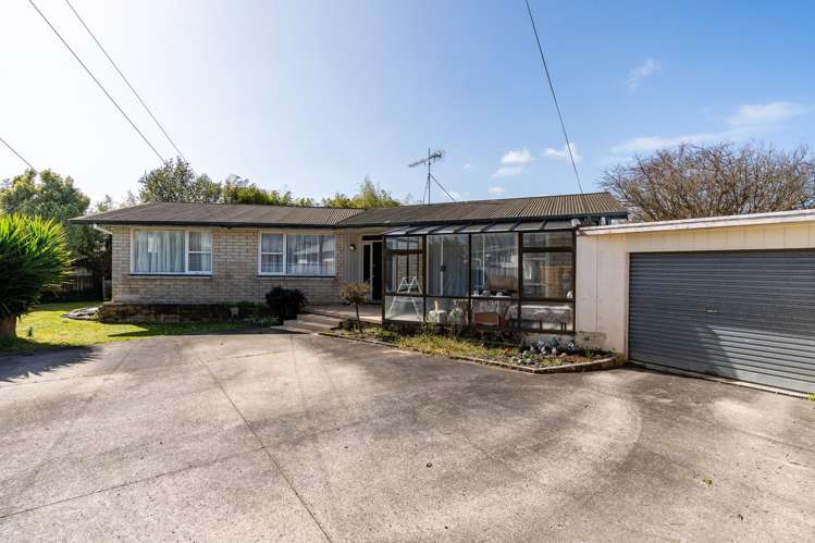 44 Garden Heights Avenue Glenview_10