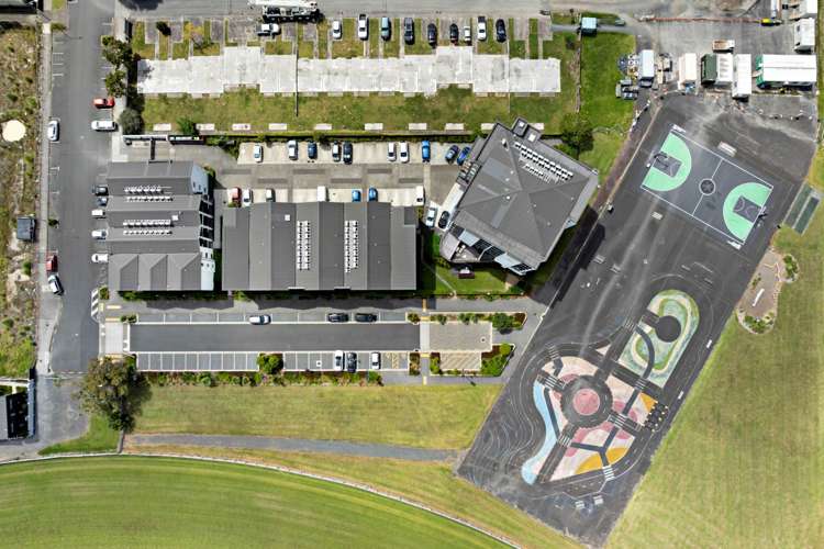 G04/26B Racecourse Parade Avondale_19