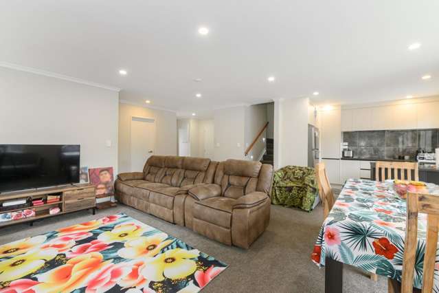 7/30 Calvert Ave Mangere East_1