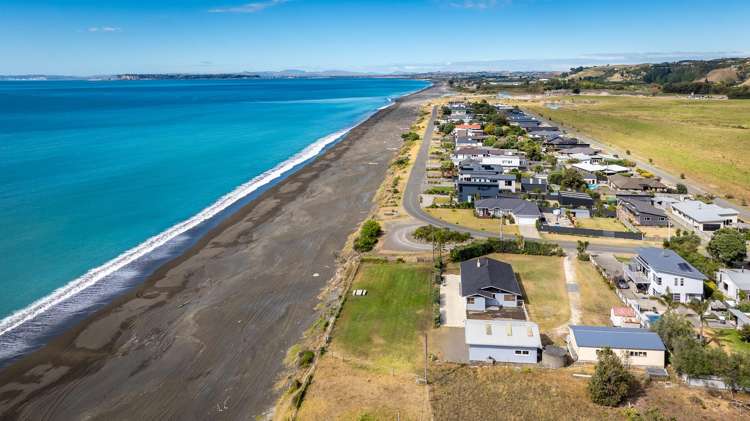 43 North Shore Road Whirinaki_16