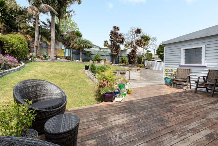 8b Esk Street Parkvale_11