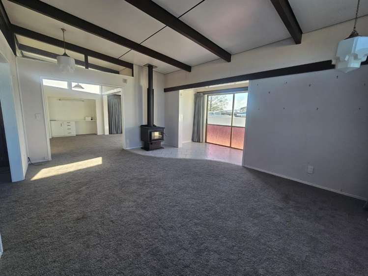 8 Rewa Street 1240_5