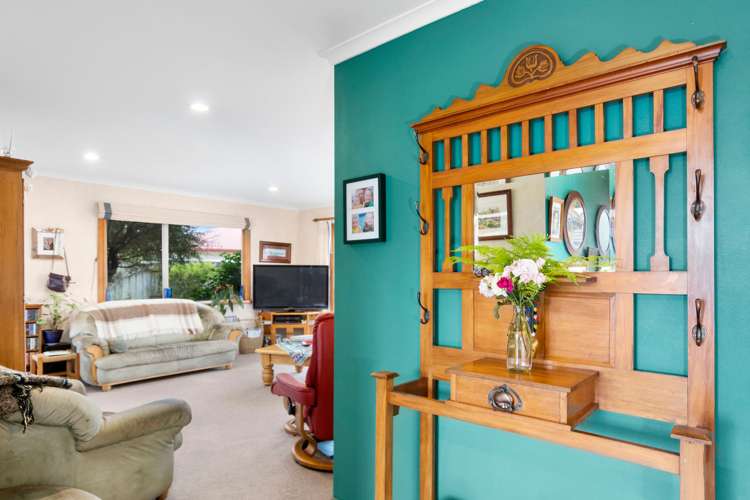 21 Lamia Grove Papamoa_2