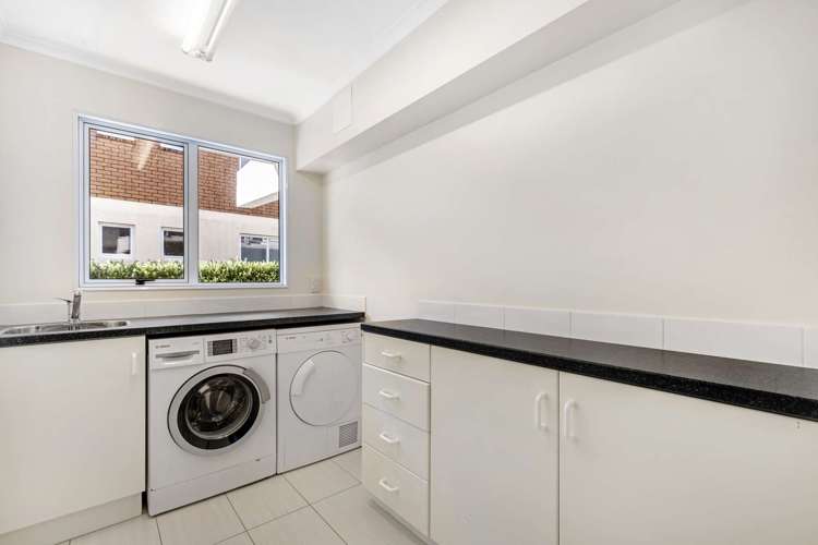 39 Waikawa Road Picton_23