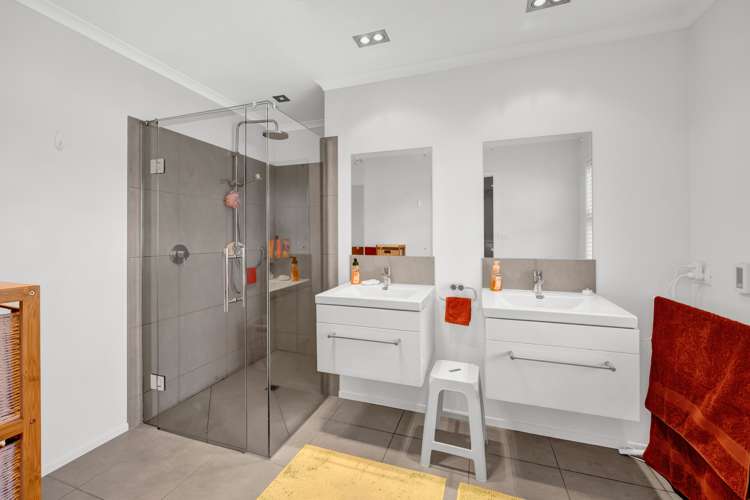 27 Montague Grove Stratford_19