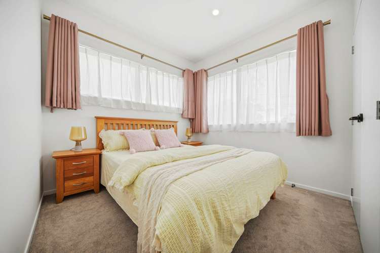 2 Lyford Crescent Sunnynook_14