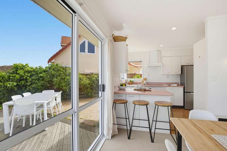 17 Avon Street Island Bay_9