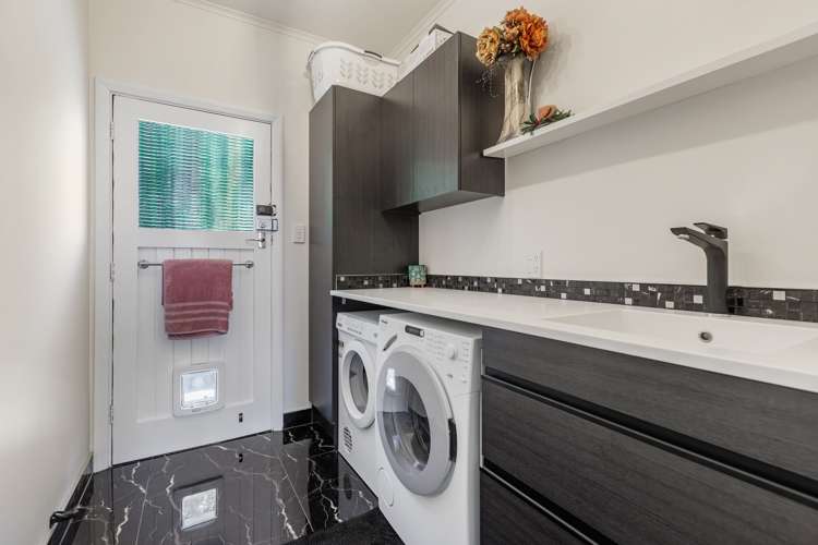 18a Dartmoor Avenue Westown_26