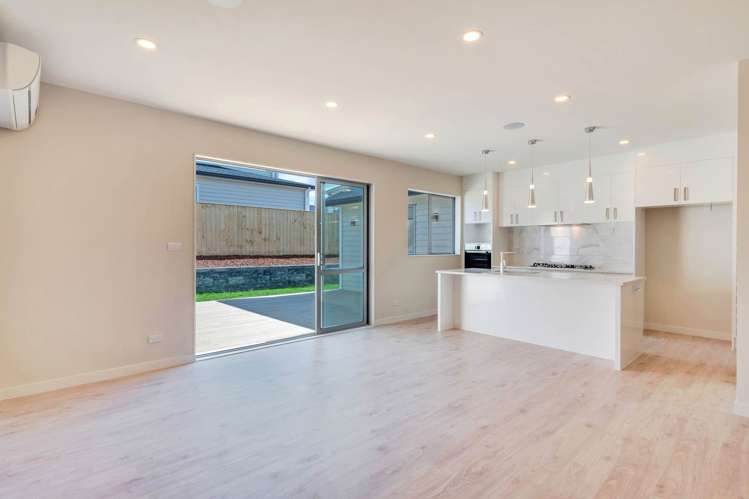 9 Canoe Lane Riverhead_6