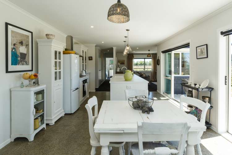 541 Newbury Line Bunnythorpe_10