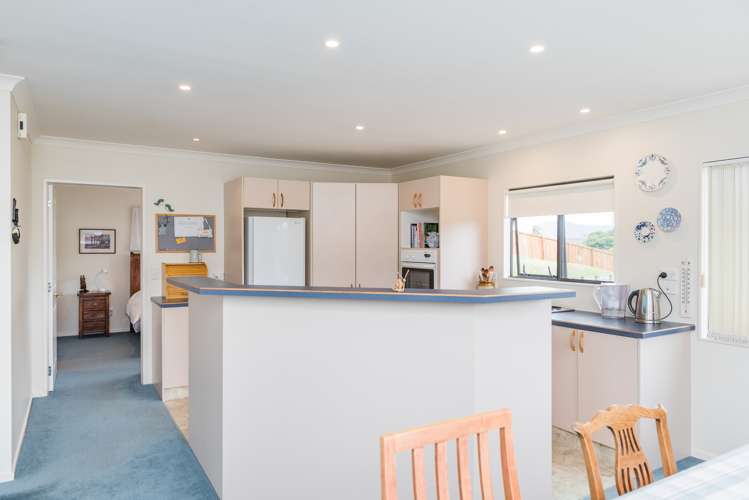 4 Lorna Irene Drive Raumati South_10