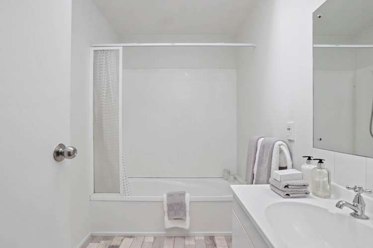 2/35 Fields Parade Oteha_10