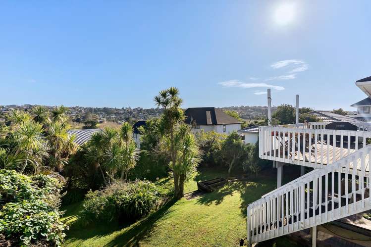 2/7 Arran Road Browns Bay_17