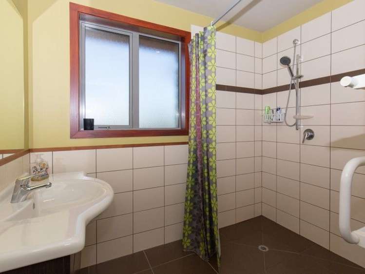 54 Dale Street Albert Town_9