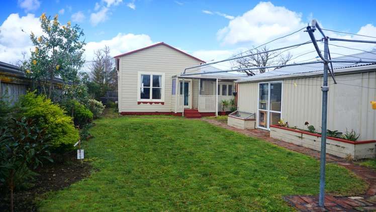 168 High Street South Carterton_15