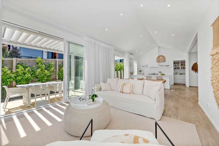 16 Arthur Wright Place Maraetai_1