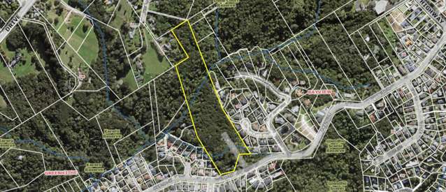 Large 4.04HA Mixed Housing Land With RC