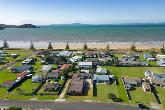Modern Coastal Living - Walk to Tokerau Beach