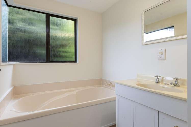 85 Rifle Range Road Central_12