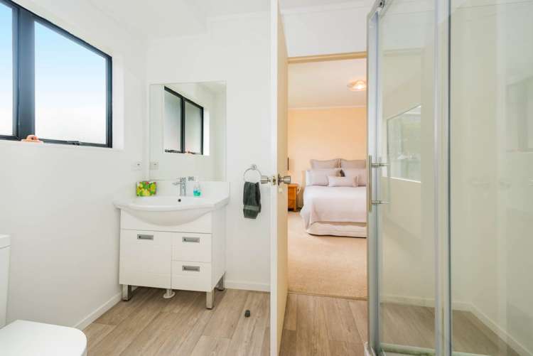 2/4 Merton Avenue Glenfield_3